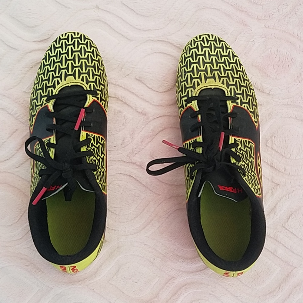 Soccer cleats